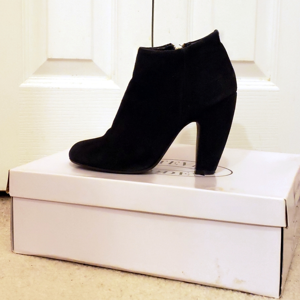 Steve Madden PANELOPE Suede Ankle Booties - Picture 5 of 8
